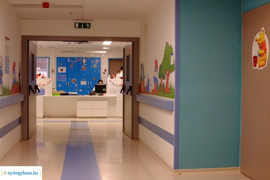 Mikulás a gyermekosztályon 2022