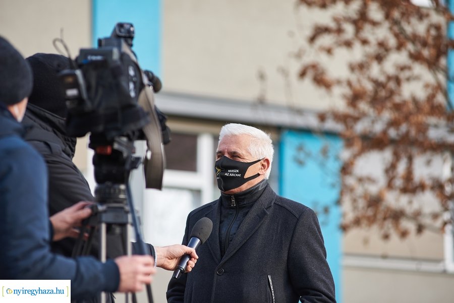 Mikulás a Jósa András Kórházban 2020