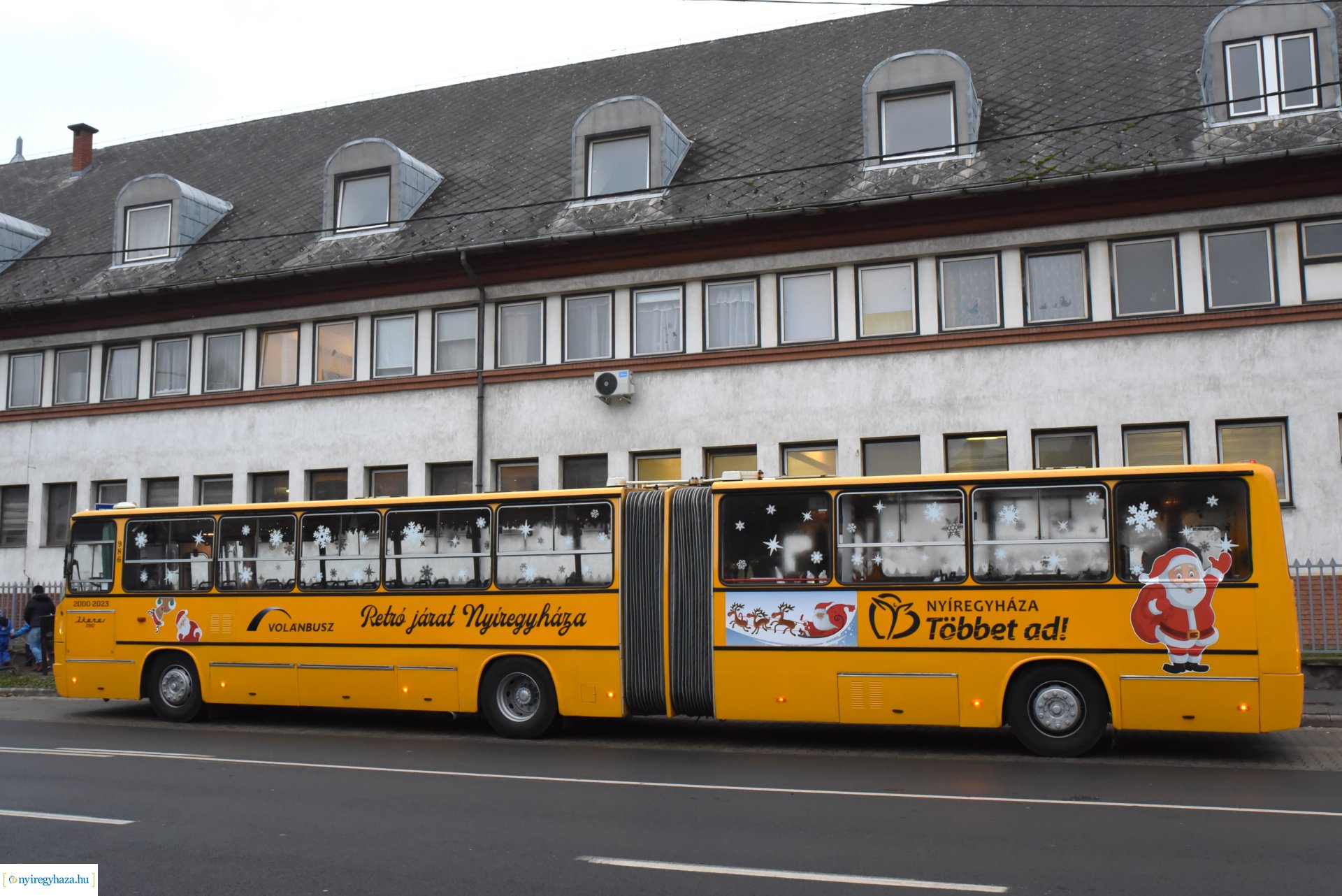 Mikulás utazott  a karácsonyi retró járaton