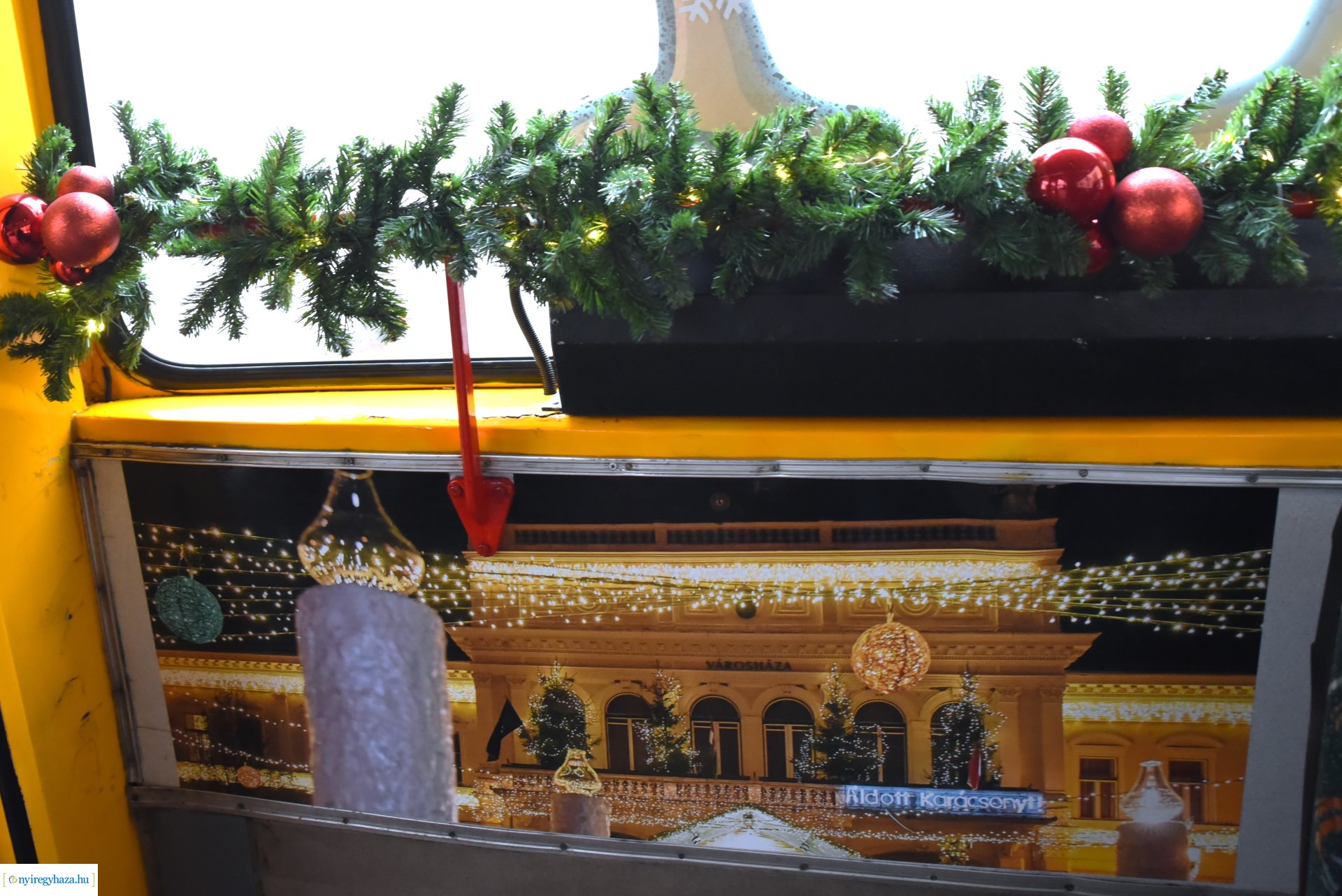 Mikulás utazott  a karácsonyi retró járaton