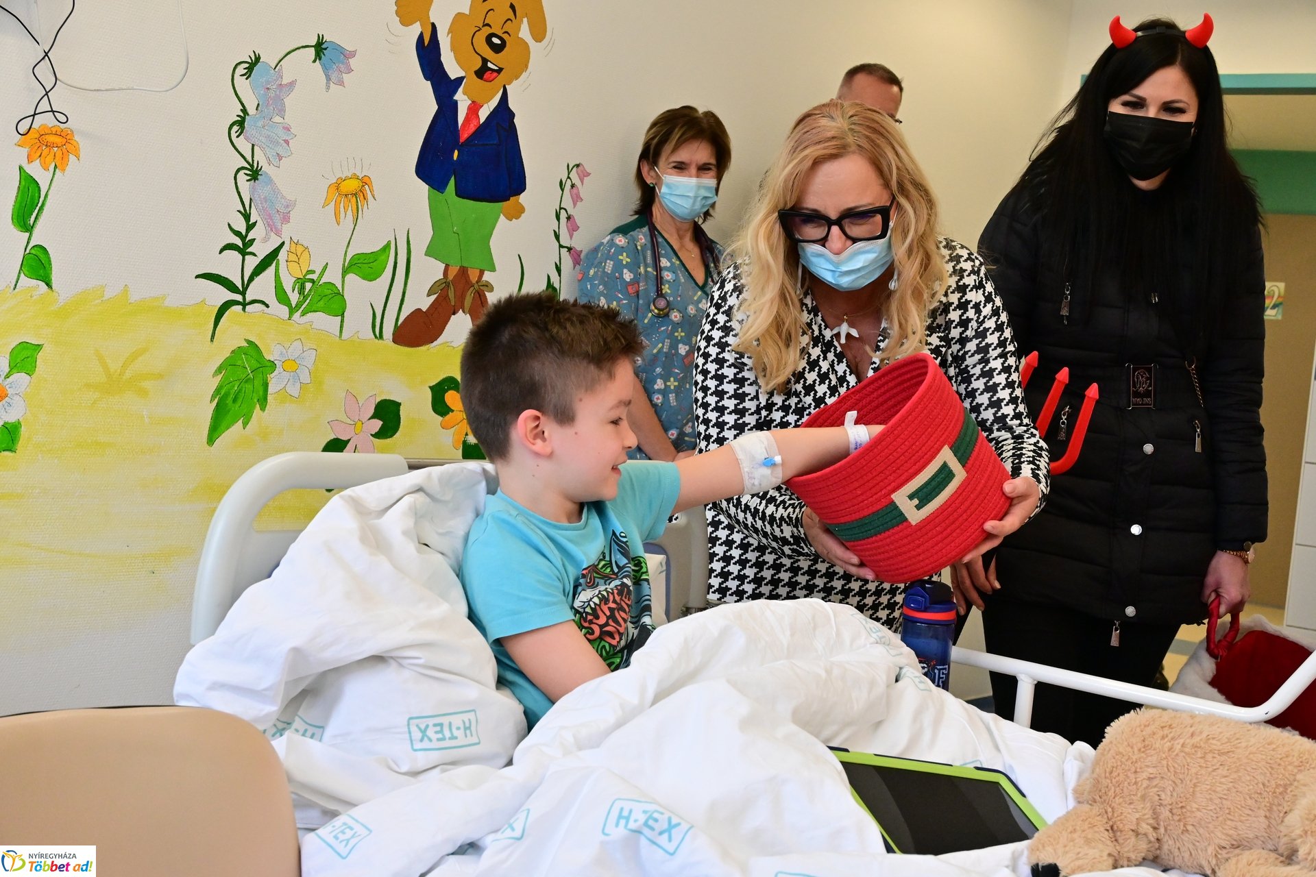 Mikulás látogatása a gyerekosztályon 2024