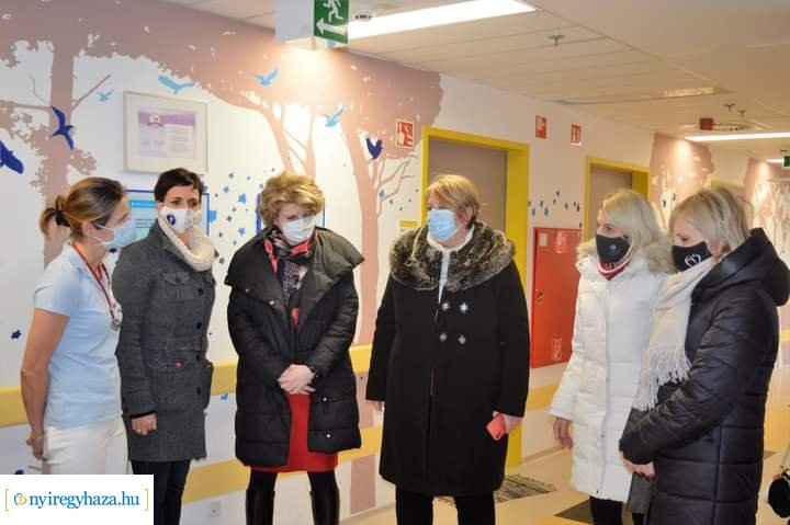 Mikuláscsomagok a kórházi gyerekeknek