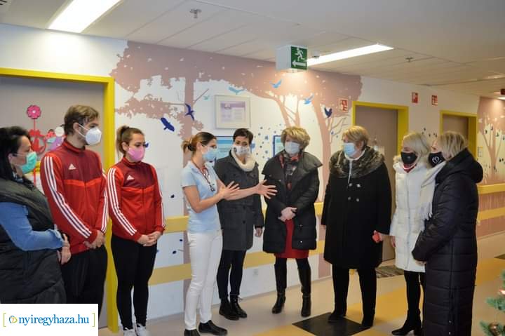 Mikuláscsomagok a kórházi gyerekeknek