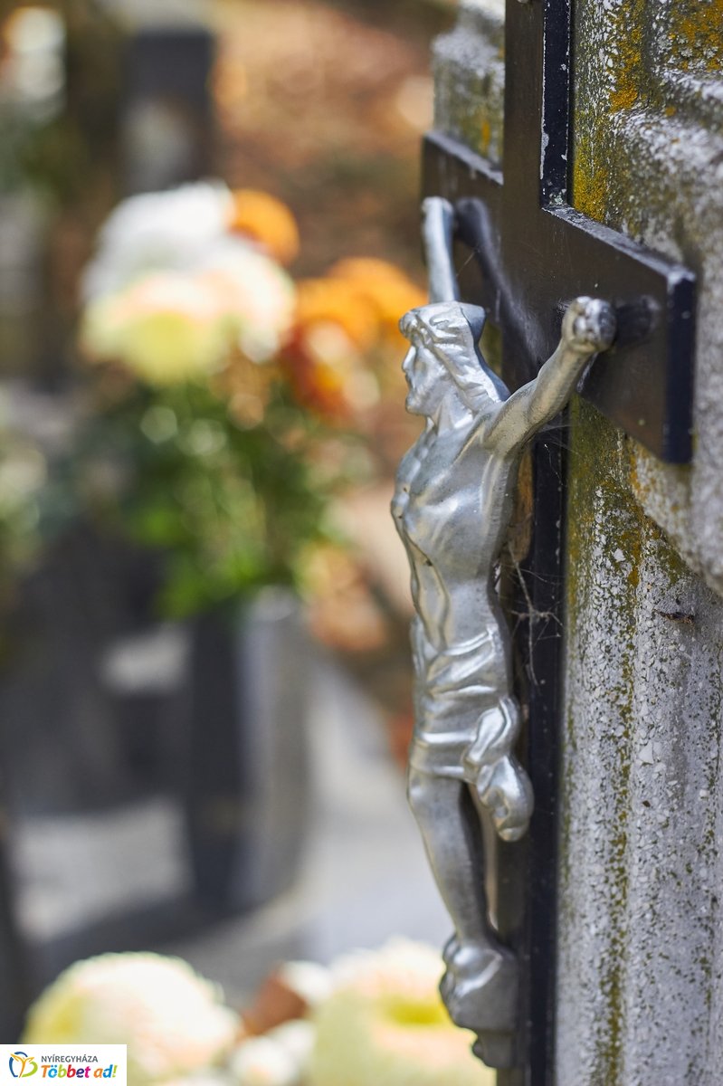 Mindenszentekre készülve