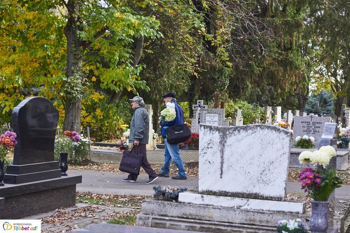 Mindenszentekre készülve