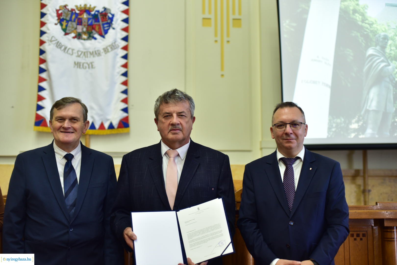 Miniszteri köszönő levelek átadása