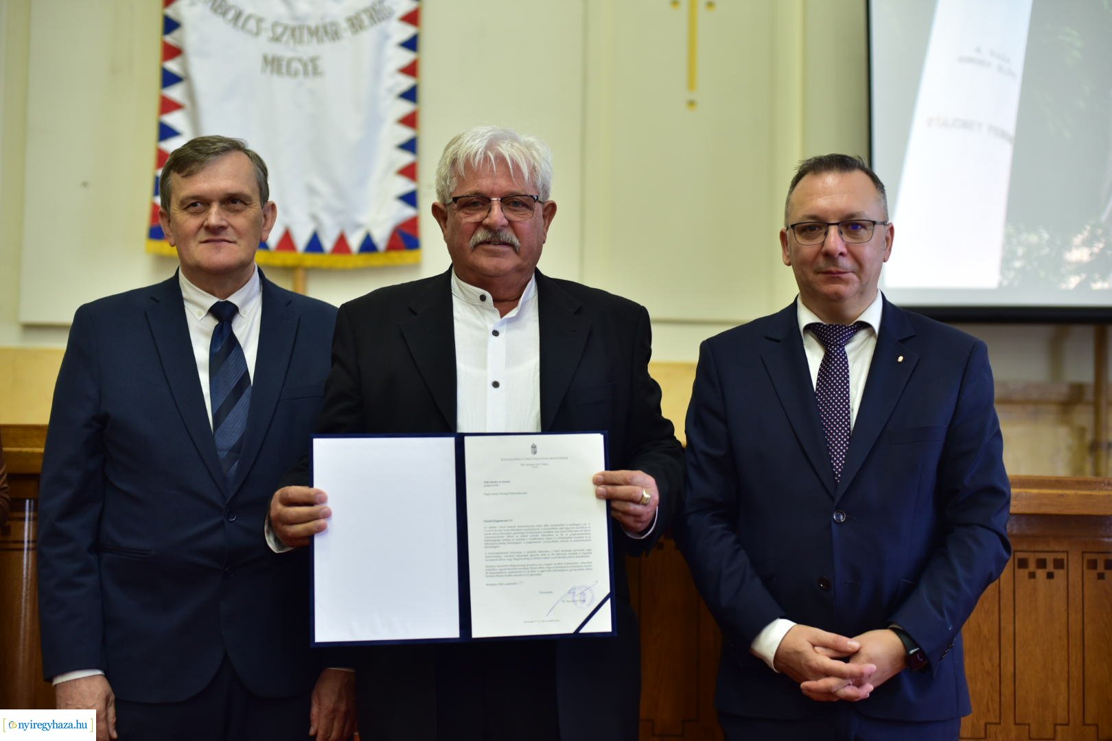 Miniszteri köszönő levelek átadása