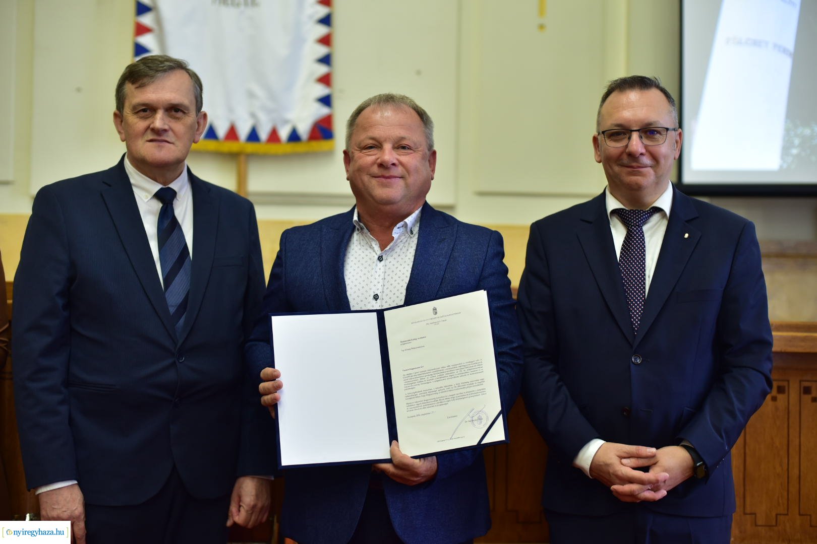 Miniszteri köszönő levelek átadása