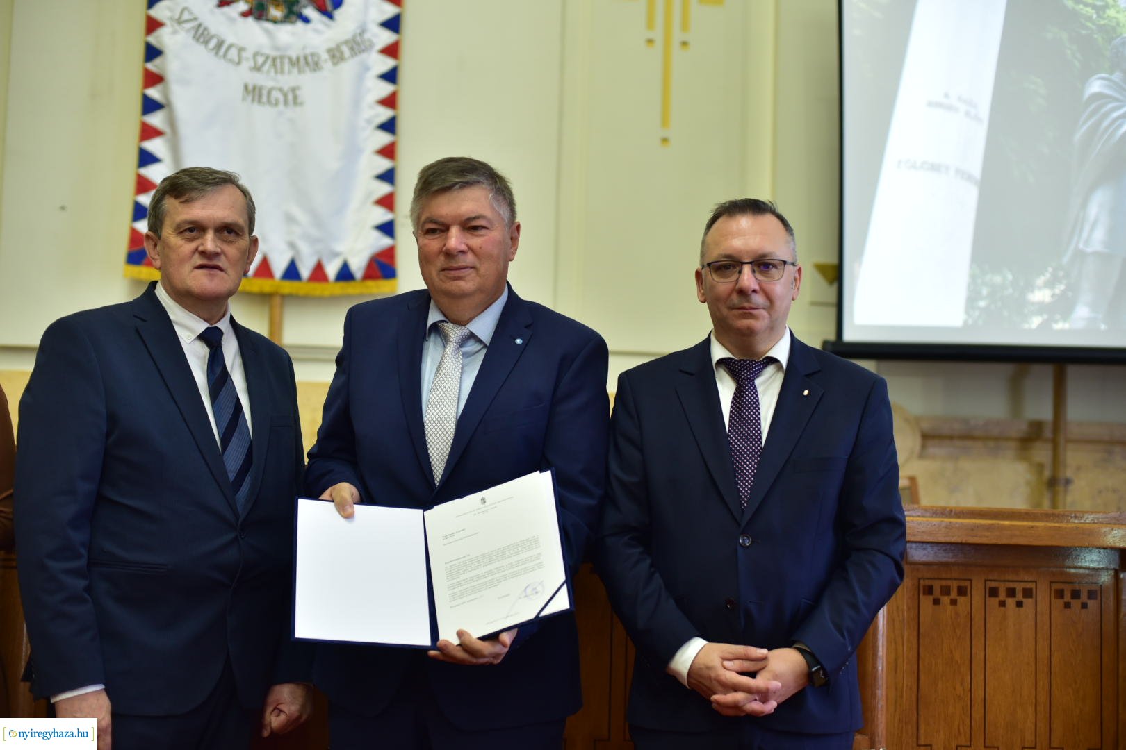 Miniszteri köszönő levelek átadása