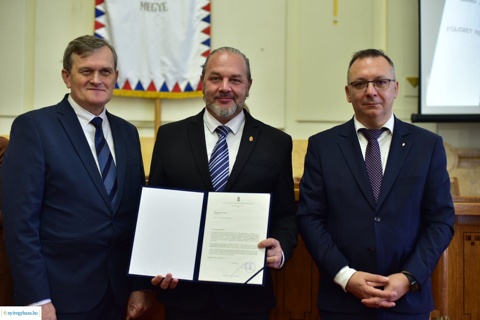 Miniszteri köszönő levelek átadása