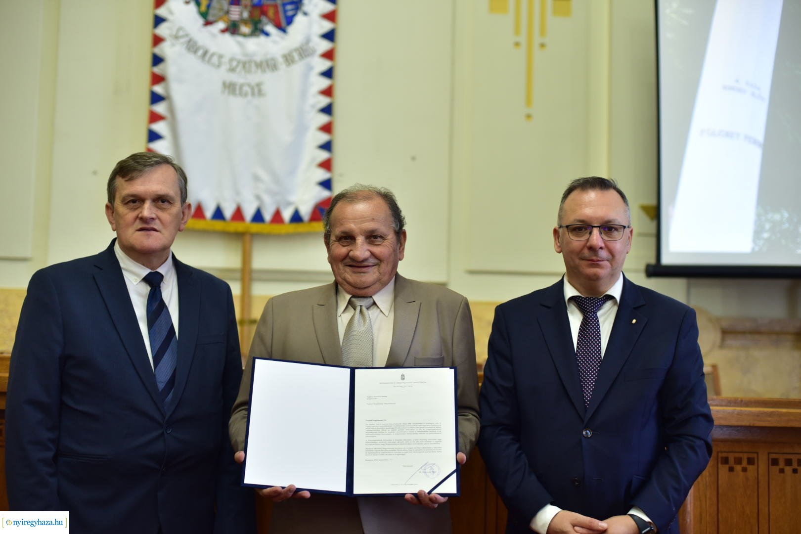 Miniszteri köszönő levelek átadása