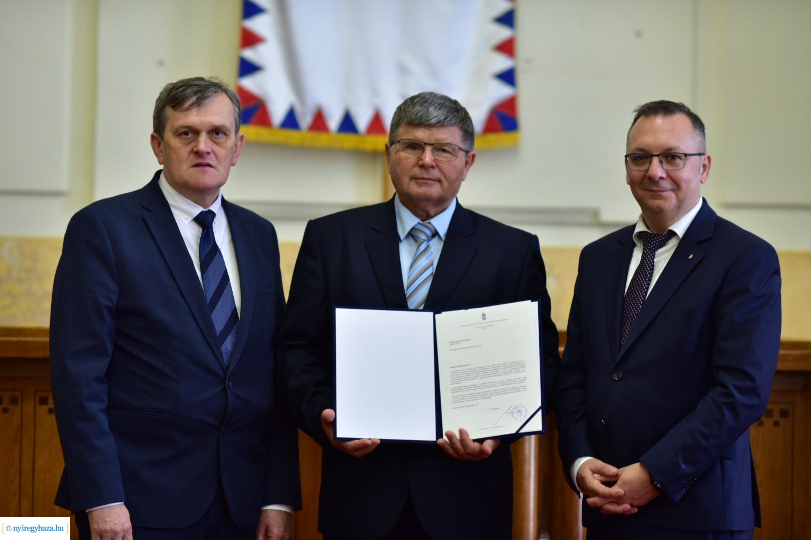 Miniszteri köszönő levelek átadása