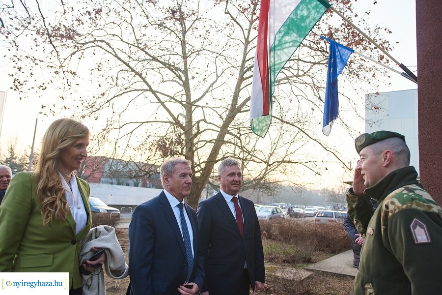 Miniszteri látogatás a honvéd kollégiumban