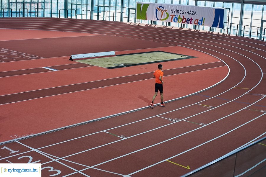 Miniszteri látogatás az Atlétikai Centrumban