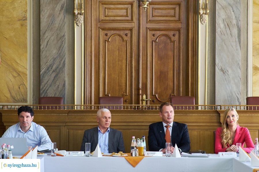 MOB ülés Nyíregyházán