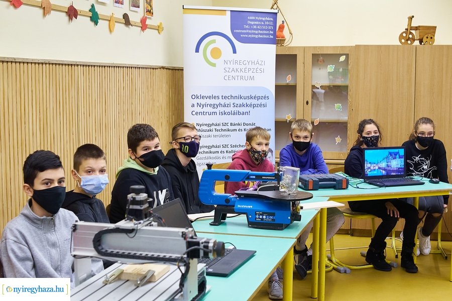 Mobil alkotóműhely a Móricz Zsigmond iskolában