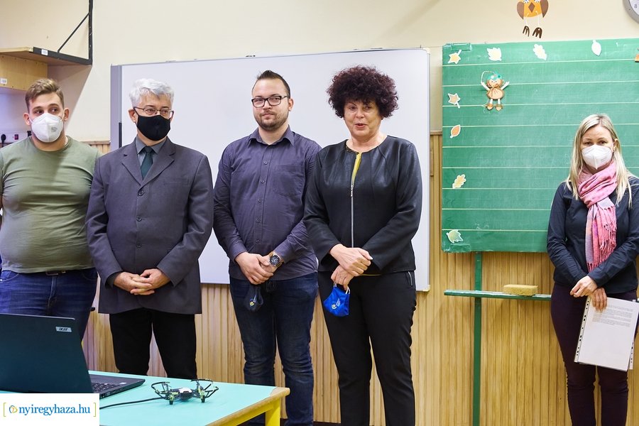 Mobil alkotóműhely a Móricz Zsigmond iskolában