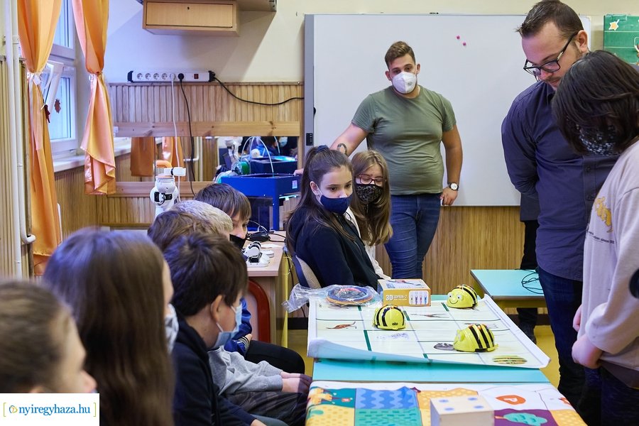 Mobil alkotóműhely a Móricz Zsigmond iskolában