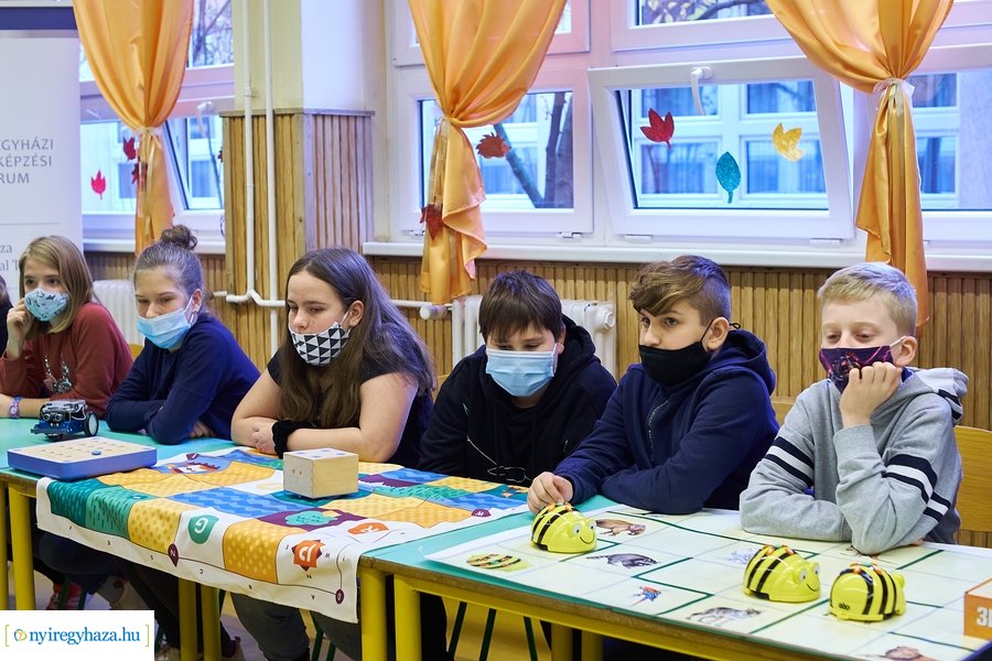 Mobil alkotóműhely a Móricz Zsigmond iskolában