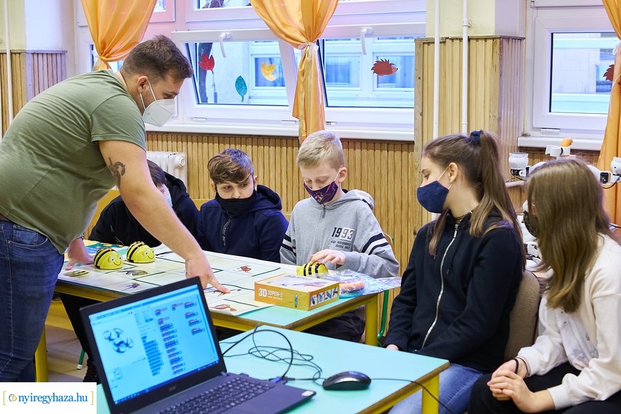 Mobil alkotóműhely a Móricz Zsigmond iskolában