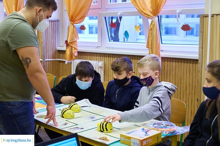 Mobil alkotóműhely a Móricz Zsigmond iskolában