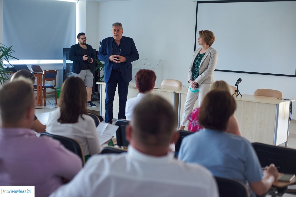 Mobil röntgen gép a Jósa András Oktatókórháznak