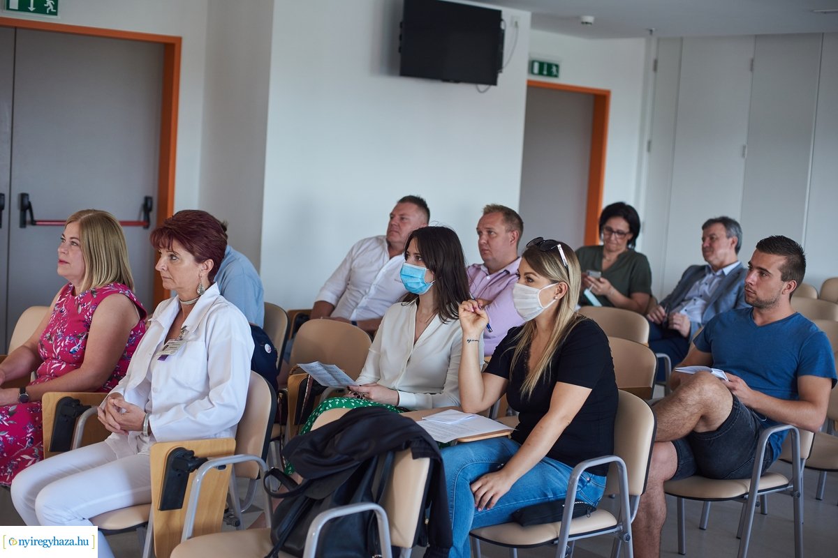 Mobil röntgen gép a Jósa András Oktatókórháznak