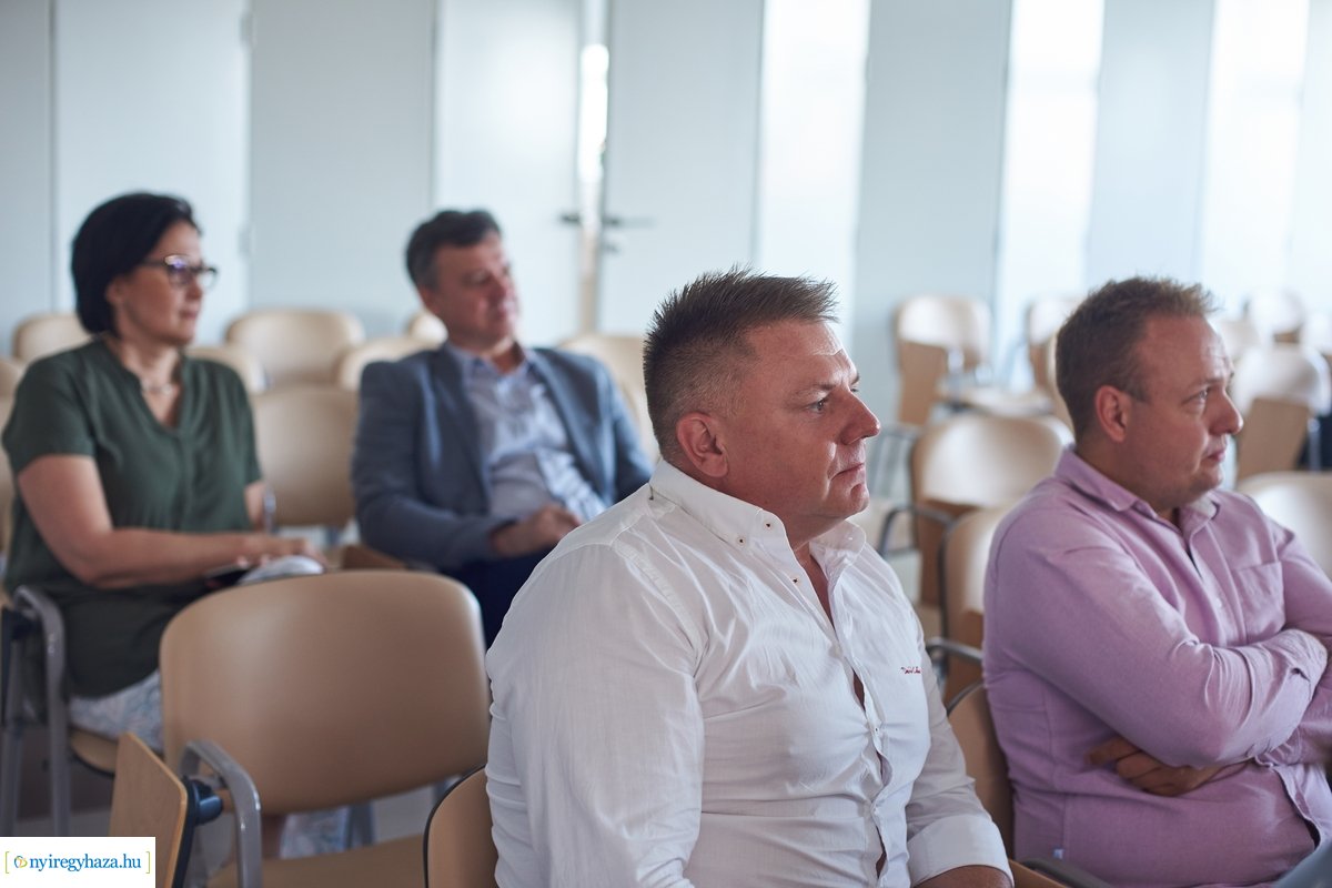 Mobil röntgen gép a Jósa András Oktatókórháznak