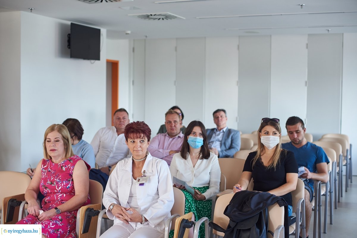 Mobil röntgen gép a Jósa András Oktatókórháznak