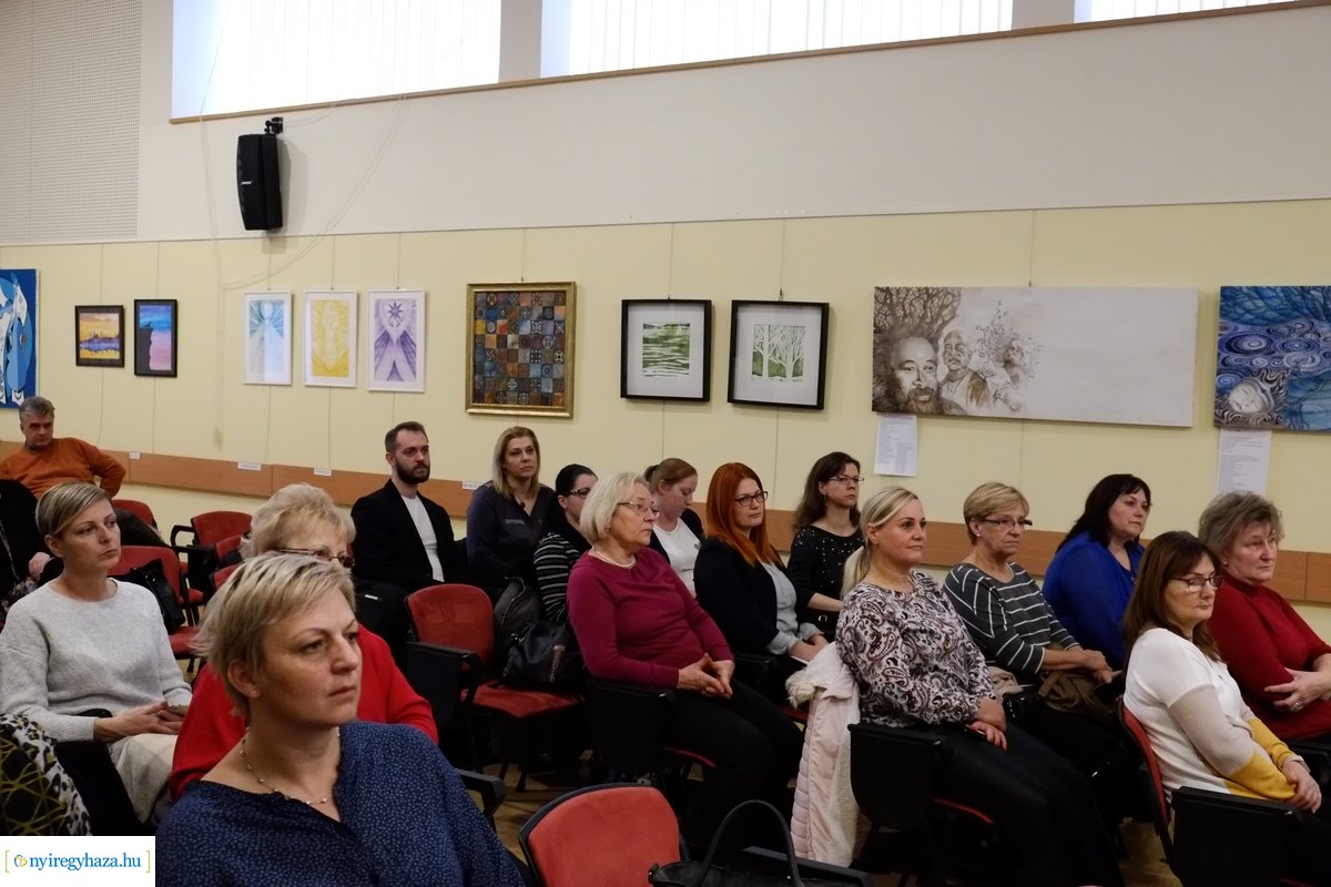 Montage szakmai konferencia a könyvtárban