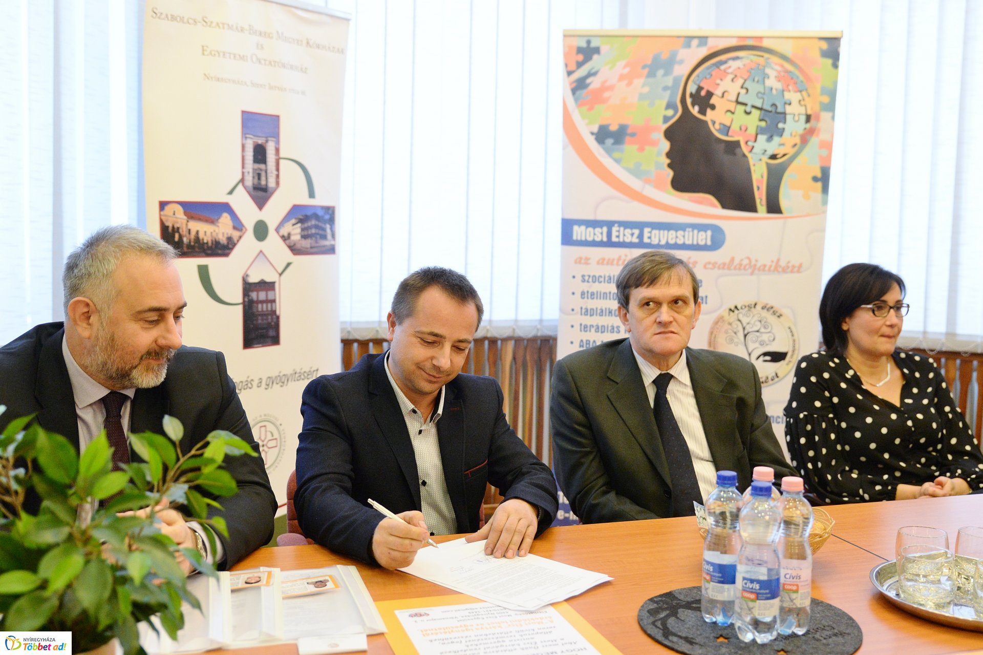 Most Élsz kártya ünnepélyes átadása