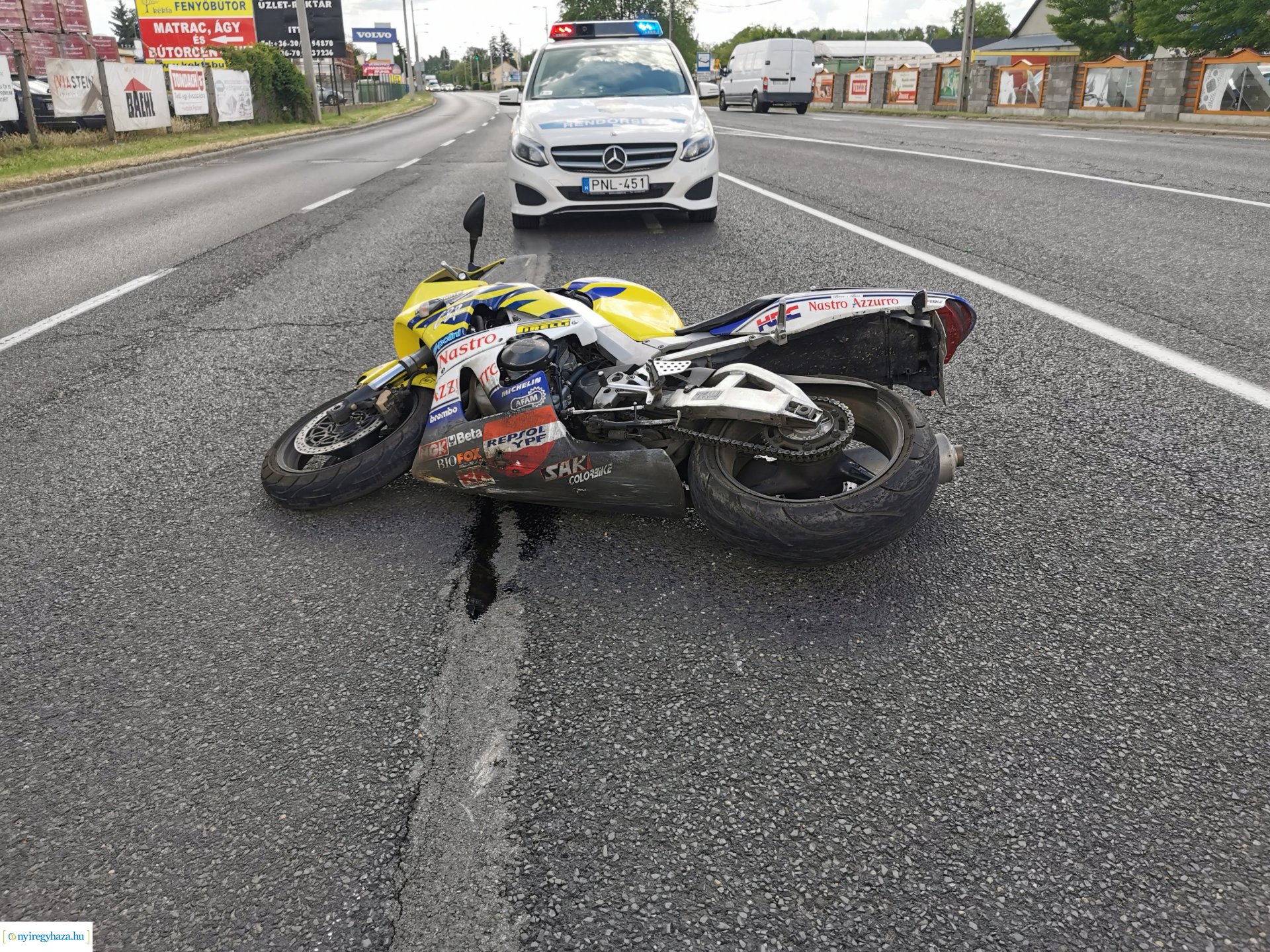 Motoros baleset a Pazonyi úton