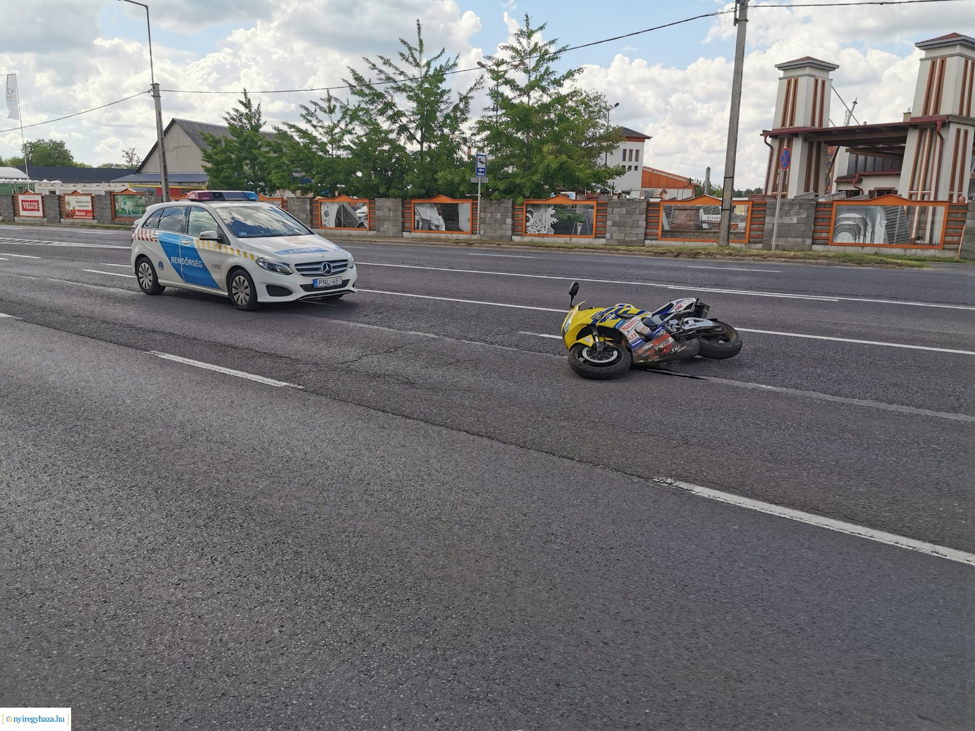 Motoros baleset a Pazonyi úton