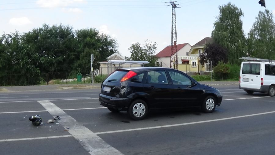 Motoros baleset az Orosi úton