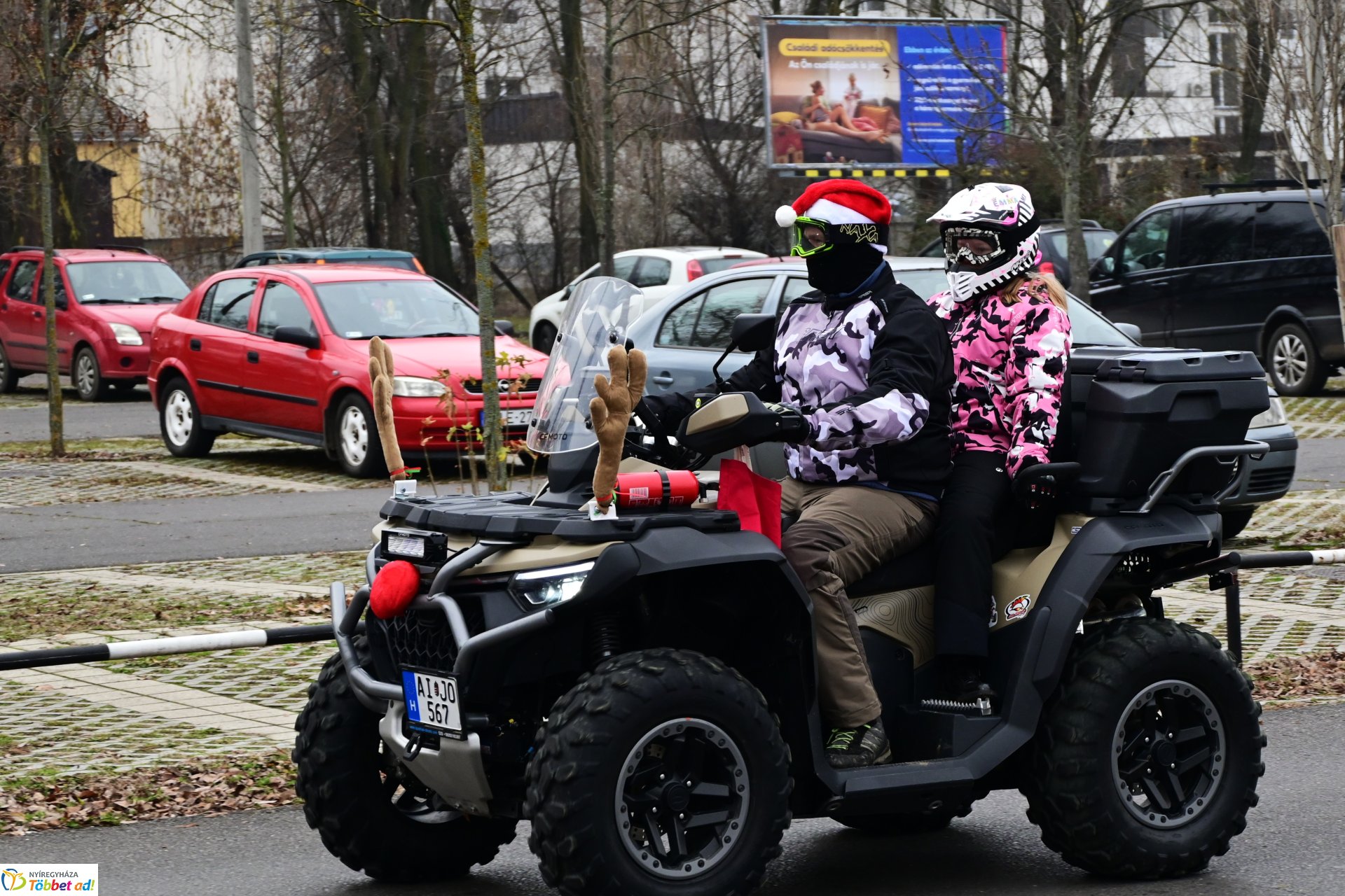 Motoros mikulások felvonulása Nyíregyháza utcáin