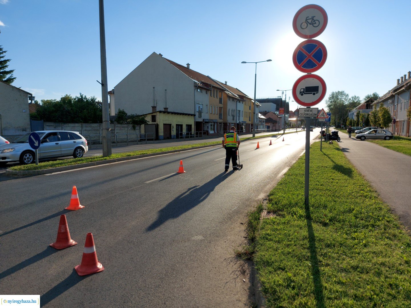 Motorosbaleset a Szegfű utcán