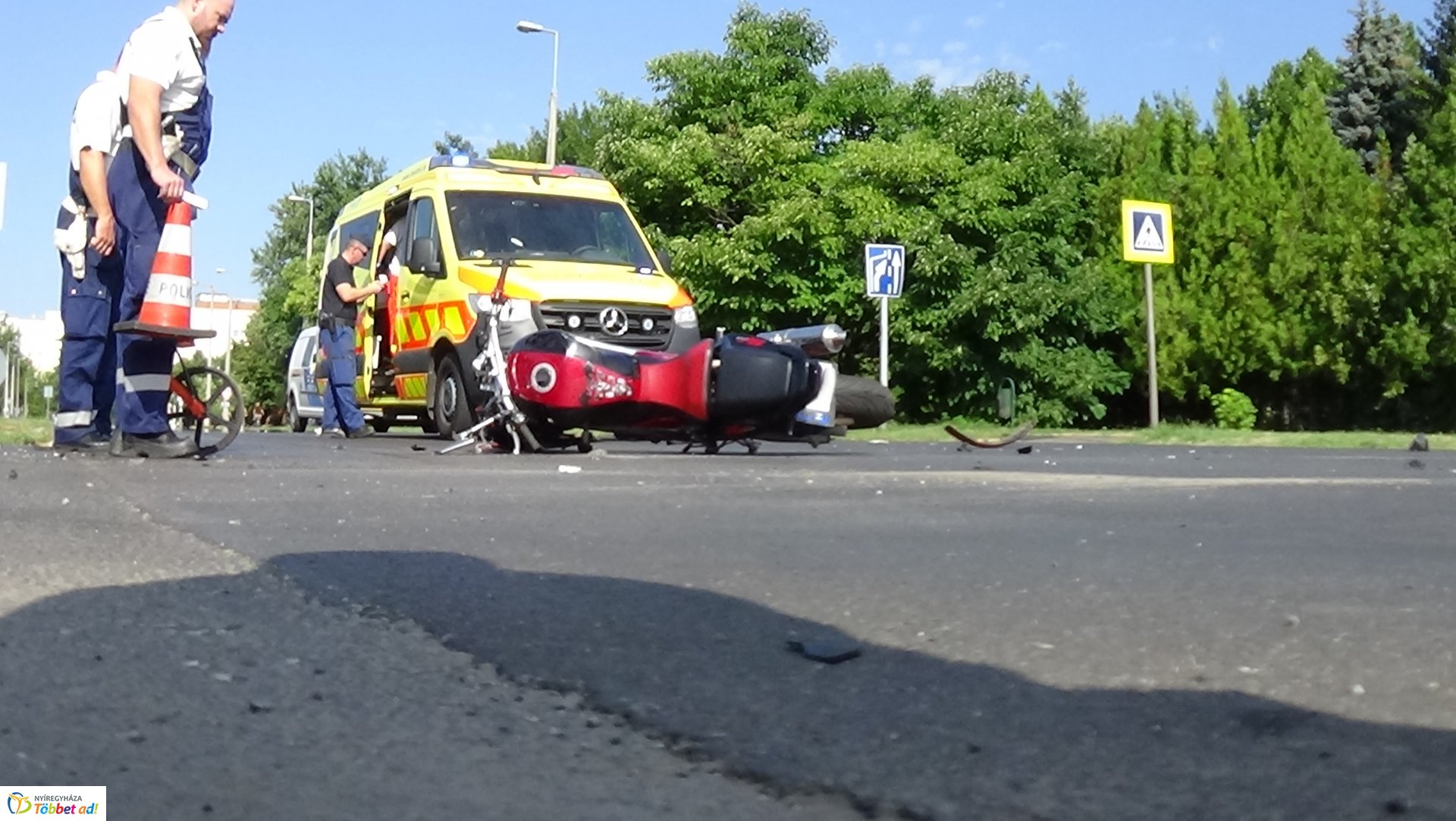 Motorost gázoltak a Kosbor utcán