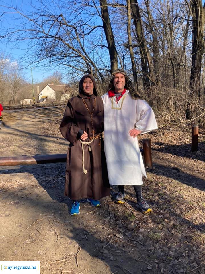 Mozaik Med farsangi futás