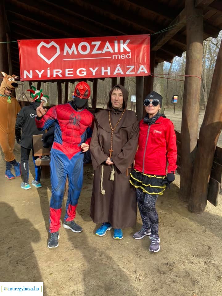 Mozaik Med farsangi futás