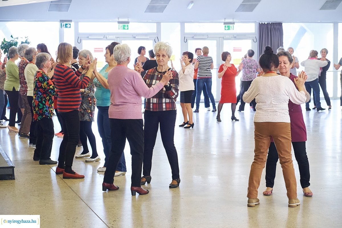 Mozdulj Nyíregyháza - senior örömtánc