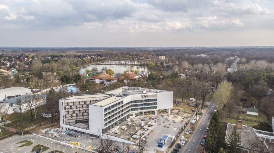 Mozgalmas az élet az új sóstói hotelben