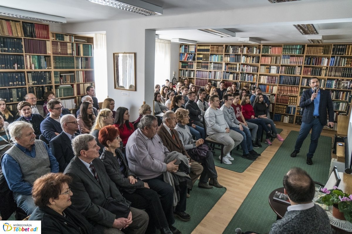 Müller Rolf előadása a Levéltárban