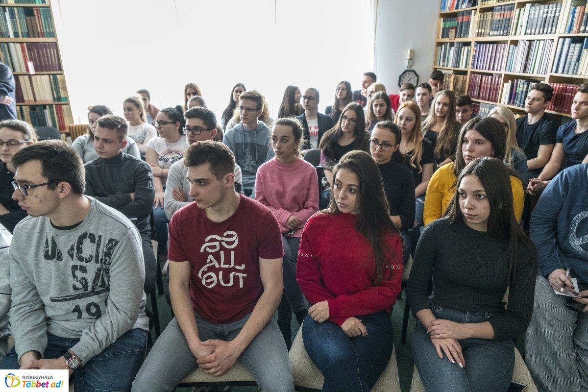 Müller Rolf előadása a Levéltárban