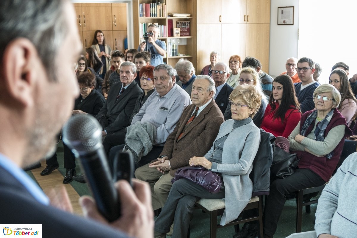 Müller Rolf előadása a Levéltárban