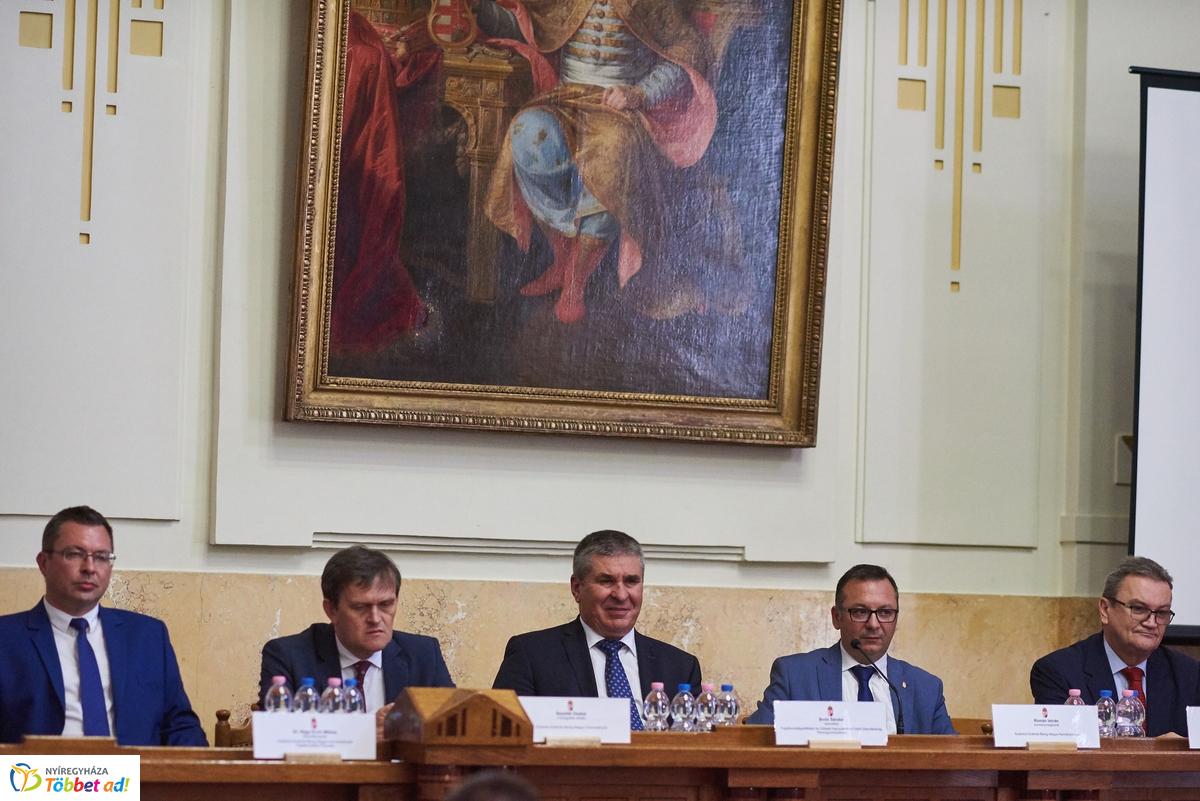 Munkaerőpiaci fórum a Megyeházán