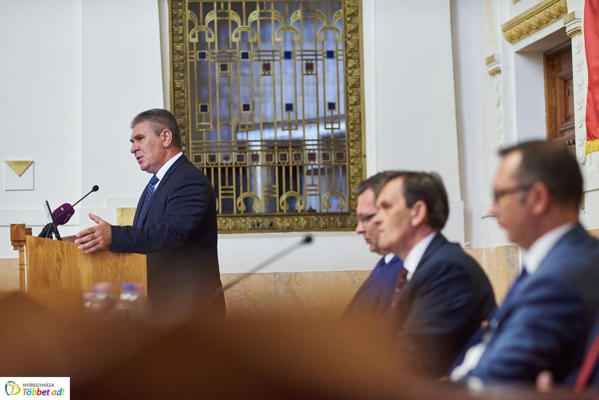 Munkaerőpiaci fórum a Megyeházán