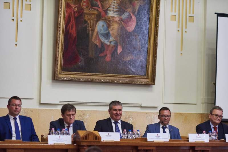 Munkaerőpiaci fórum a Megyeházán