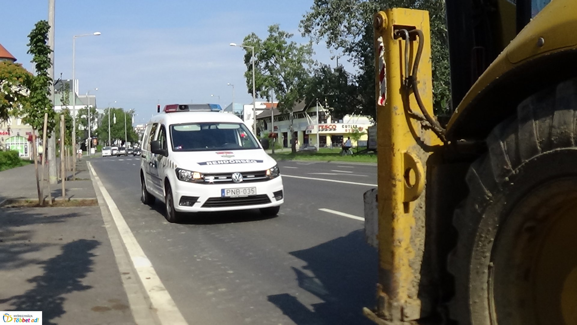 Munkagéppel ütközött