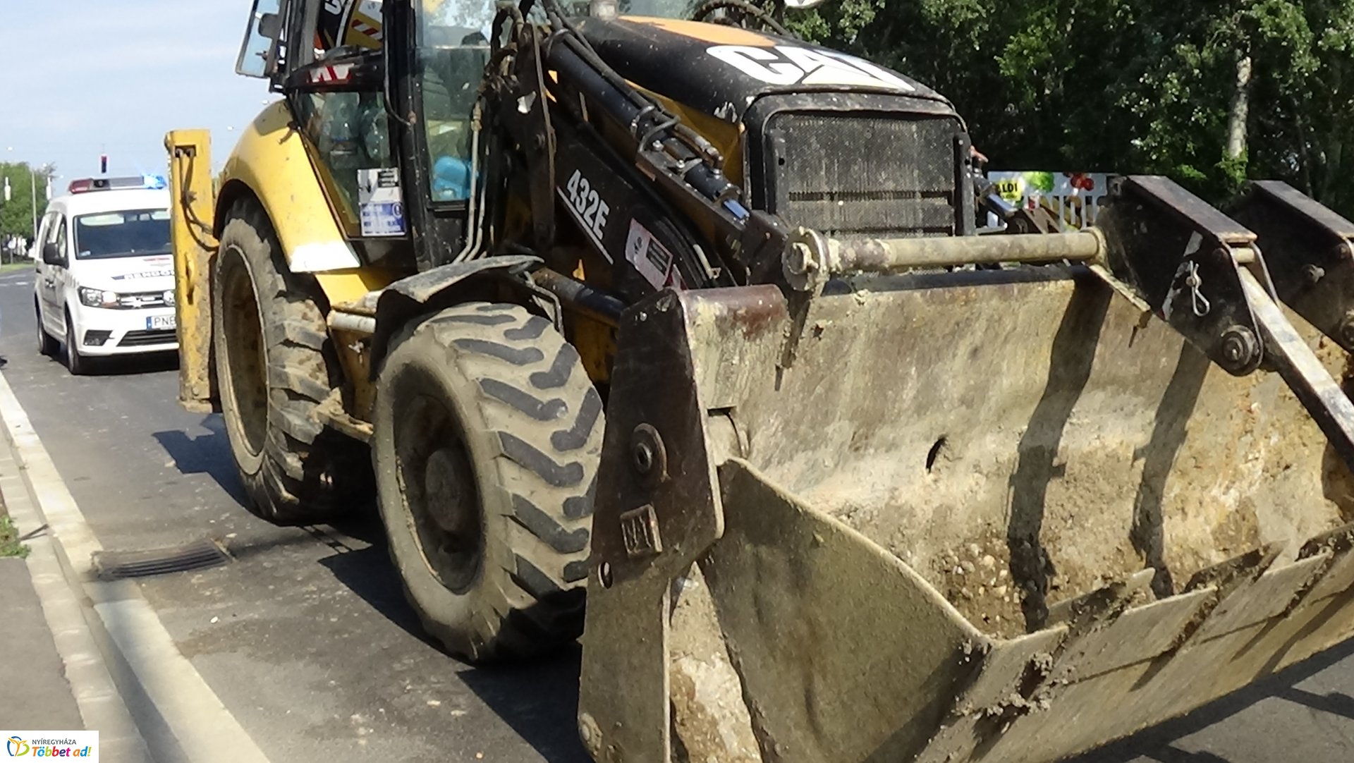 Munkagéppel ütközött