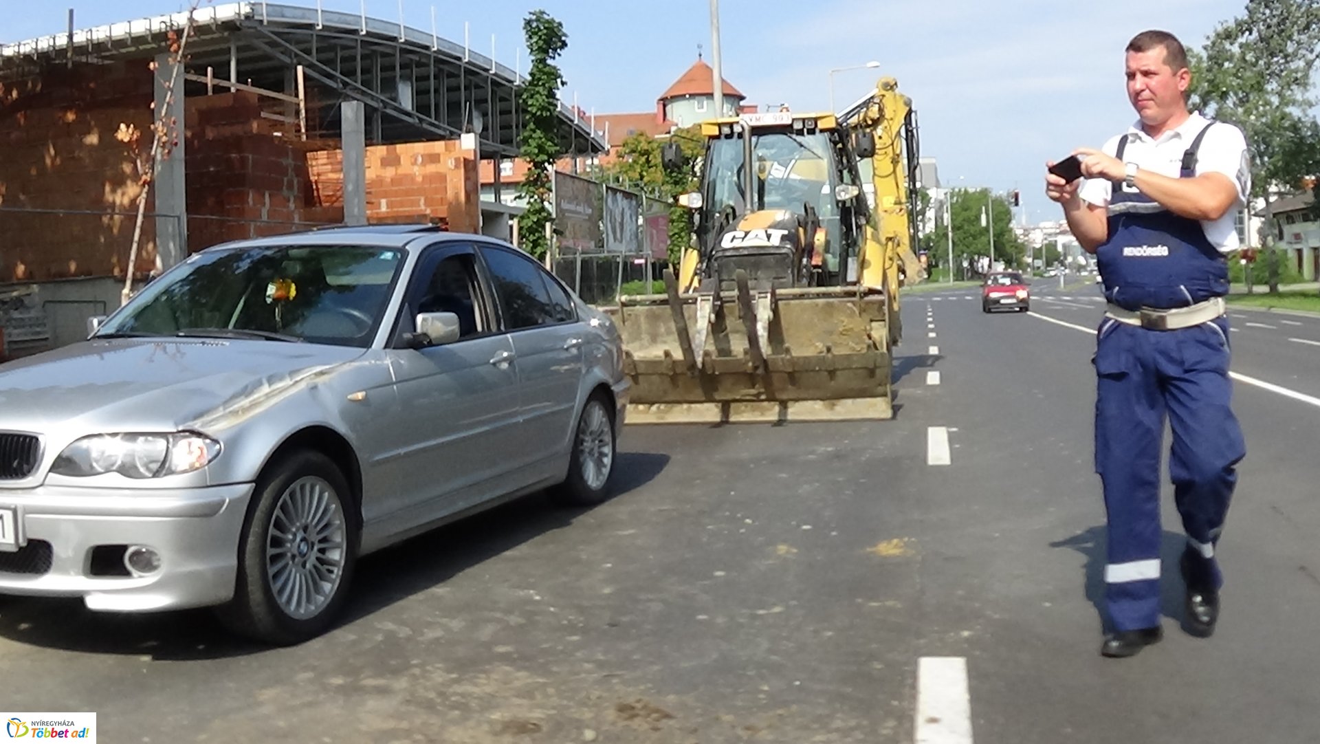 Munkagéppel ütközött